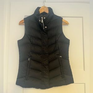 Women’s Eddie Bauer Down filled puffer vest - XS, black